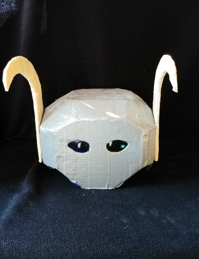 Cardboard Alien helmet